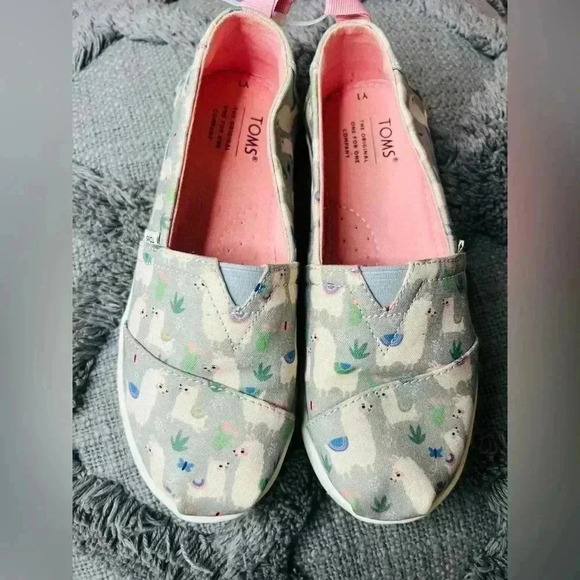 TOMS girls shoes size 1Y gentle used only - Picture 3 of 7